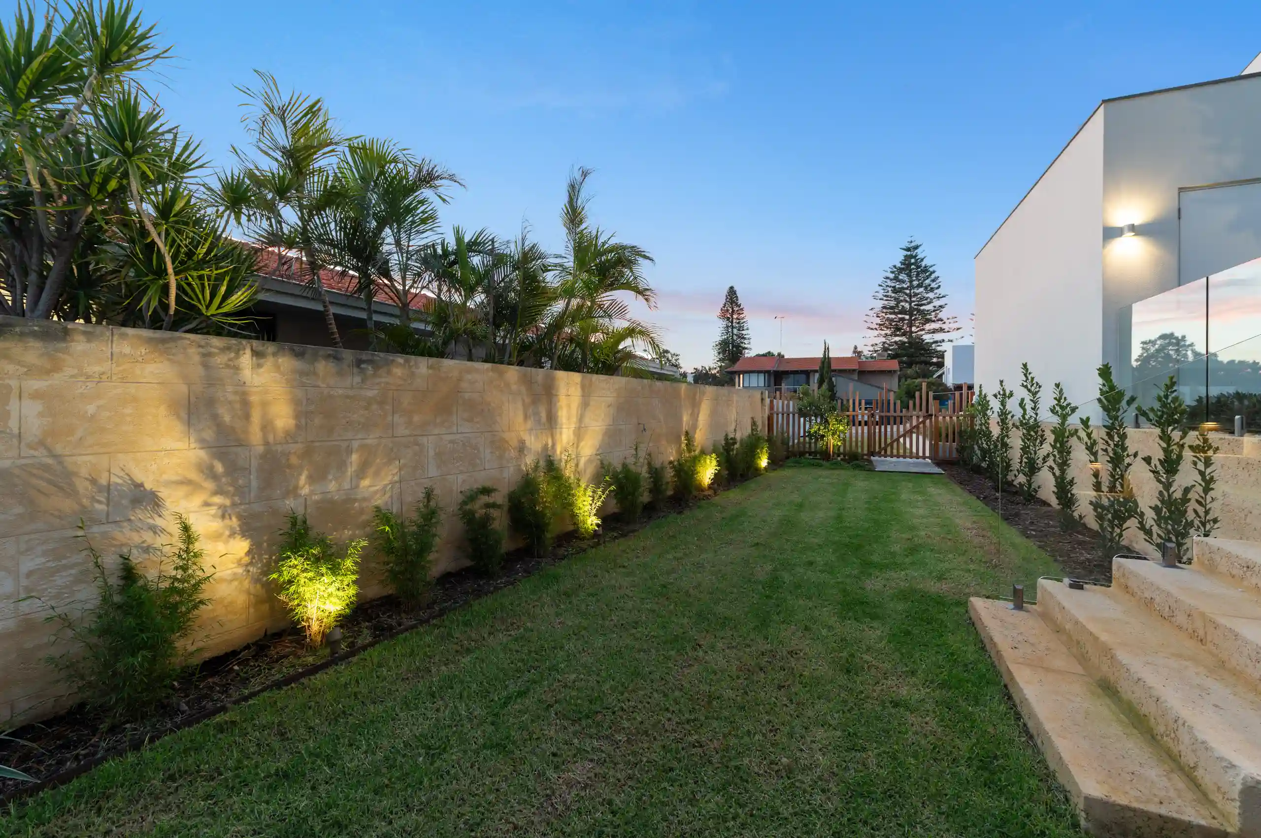21 Dilkara Way, City Beach 26